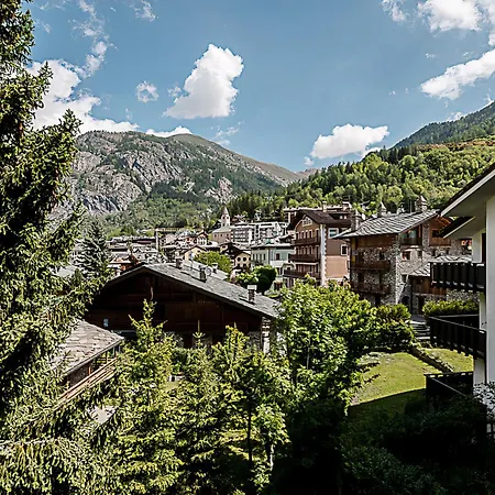 Luxury Apartment- Stunning Mountain View * Courmayeur